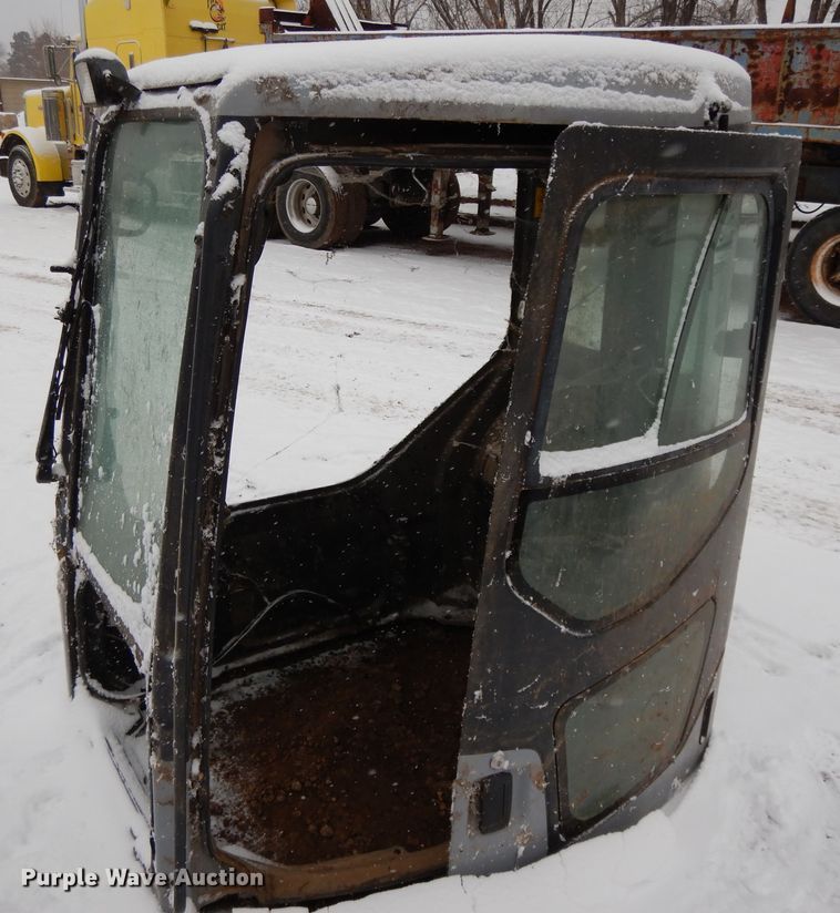 image for item DH8490 Galeo cab