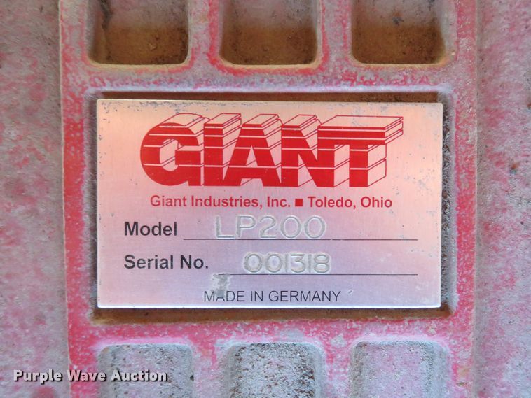 image for item DI2074 2009 Volvo VHD hydrovac truck