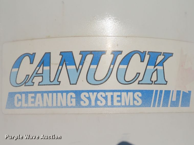 image for item DI2074 2009 Volvo VHD hydrovac truck