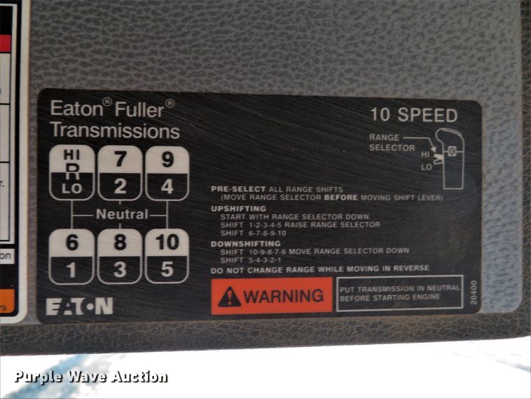 image for item DI2074 2009 Volvo VHD hydrovac truck