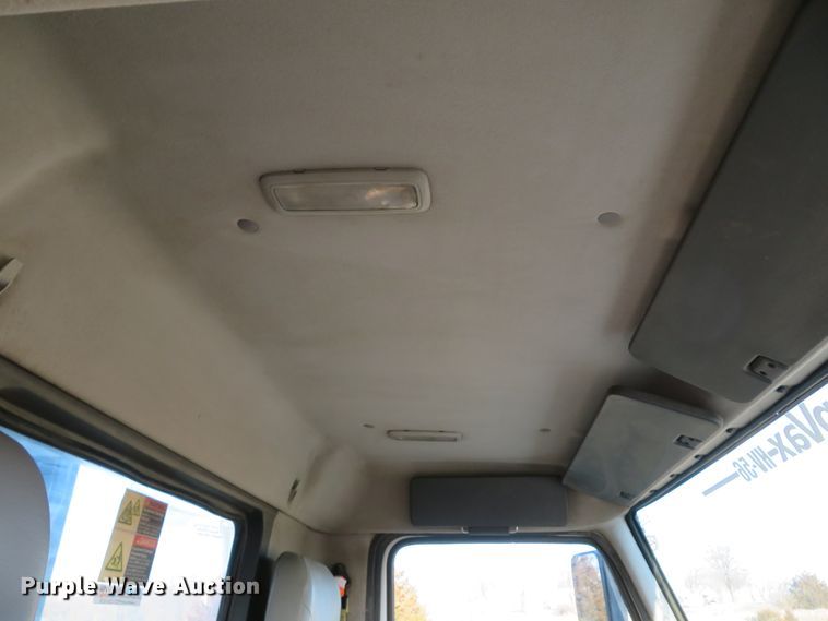 image for item DI2074 2009 Volvo VHD hydrovac truck