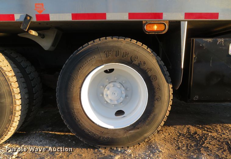 image for item DI2074 2009 Volvo VHD hydrovac truck