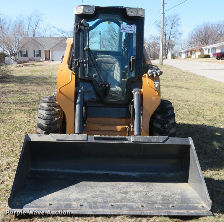 image for item DI2076 2014 Case SV300  skid steer loader
