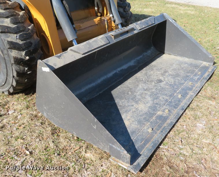 image for item DI2076 2014 Case SV300  skid steer loader
