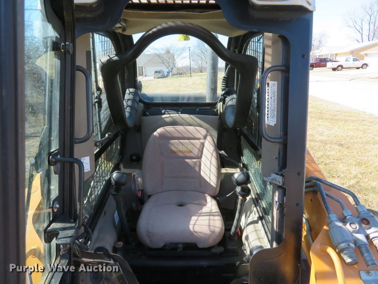 image for item DI2076 2014 Case SV300  skid steer loader