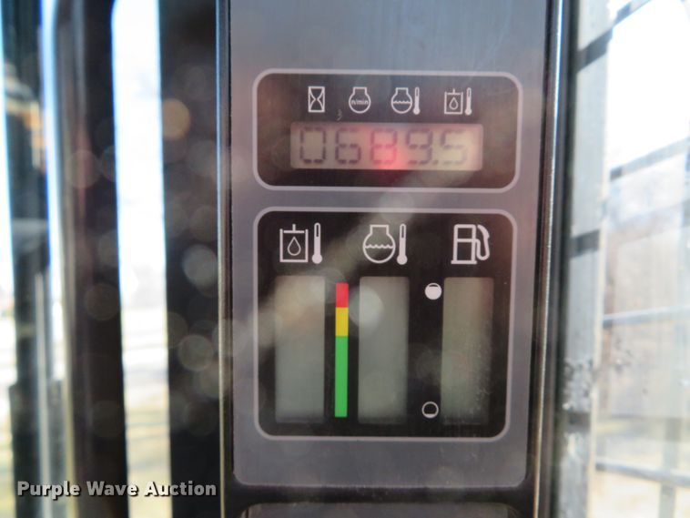 image for item DI2076 2014 Case SV300  skid steer loader