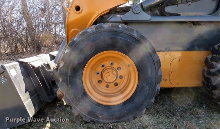 image for item DI2076 2014 Case SV300  skid steer loader