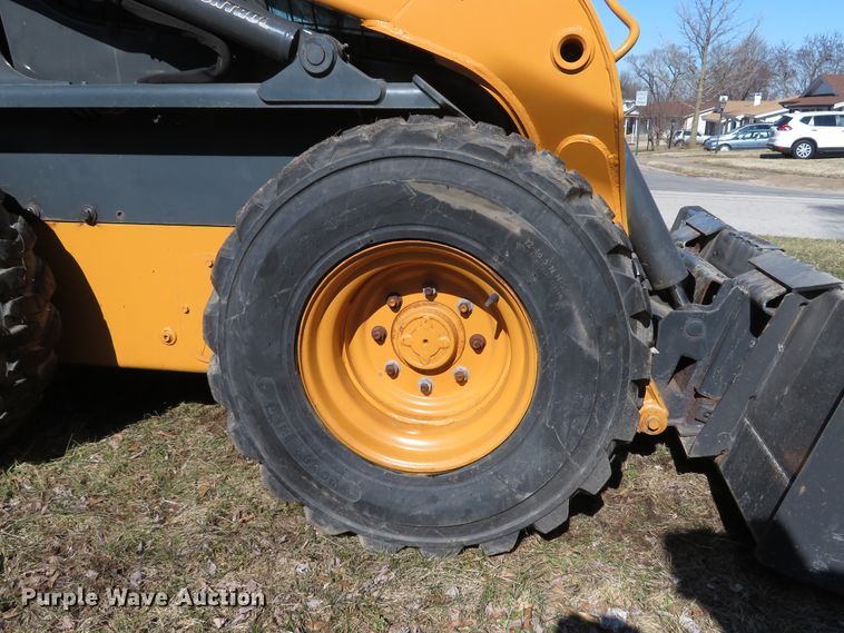 image for item DI2076 2014 Case SV300  skid steer loader