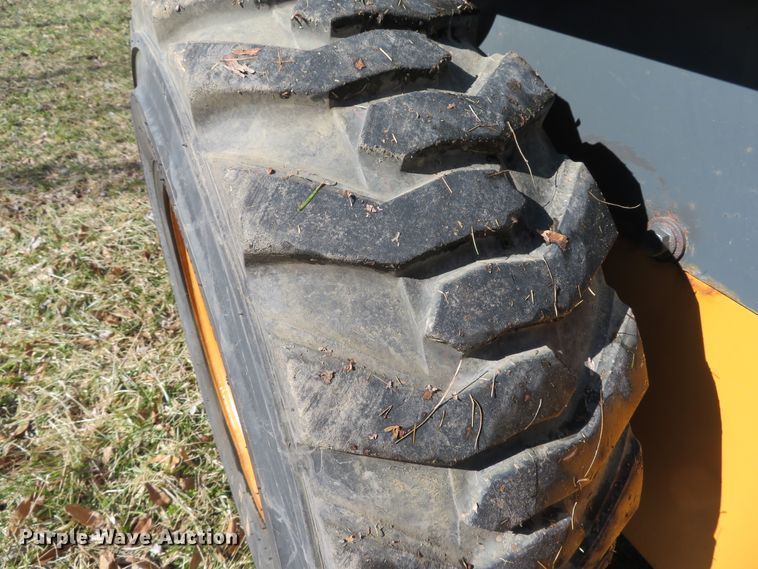 image for item DI2076 2014 Case SV300  skid steer loader