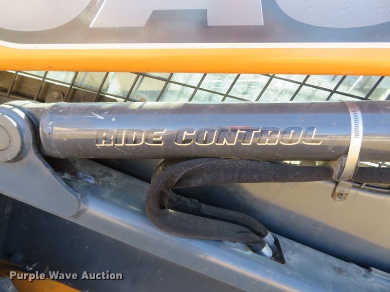 image for item DI2076 2014 Case SV300  skid steer loader