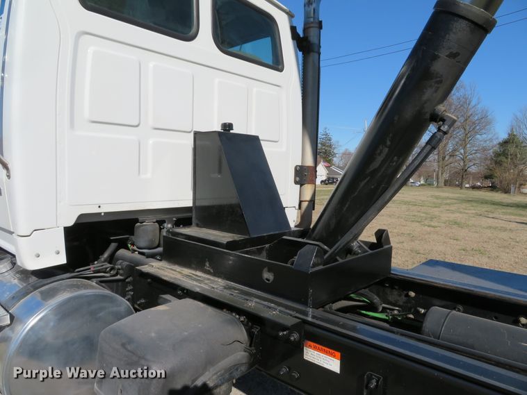 image for item DI2088 2009 Sterling L-Line dump truck