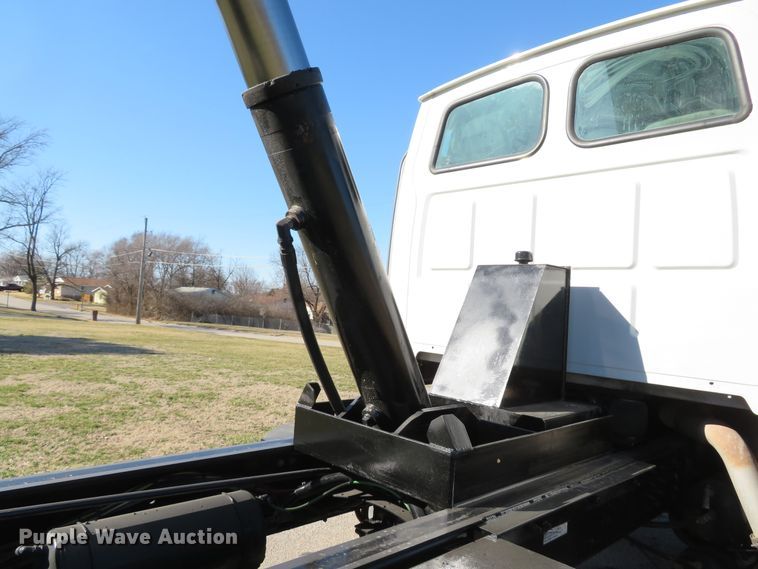 image for item DI2088 2009 Sterling L-Line dump truck