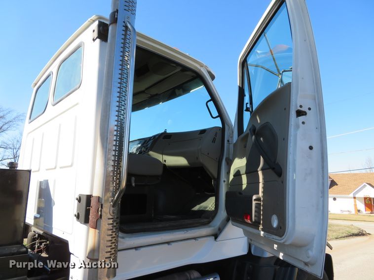 image for item DI2088 2009 Sterling L-Line dump truck