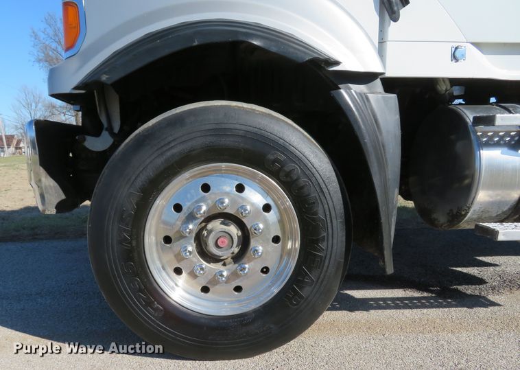 image for item DI2088 2009 Sterling L-Line dump truck