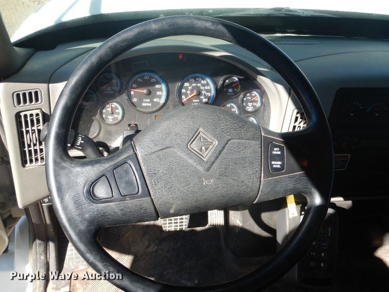 image for item DI2455 2011 International 4400 digger derrick truck