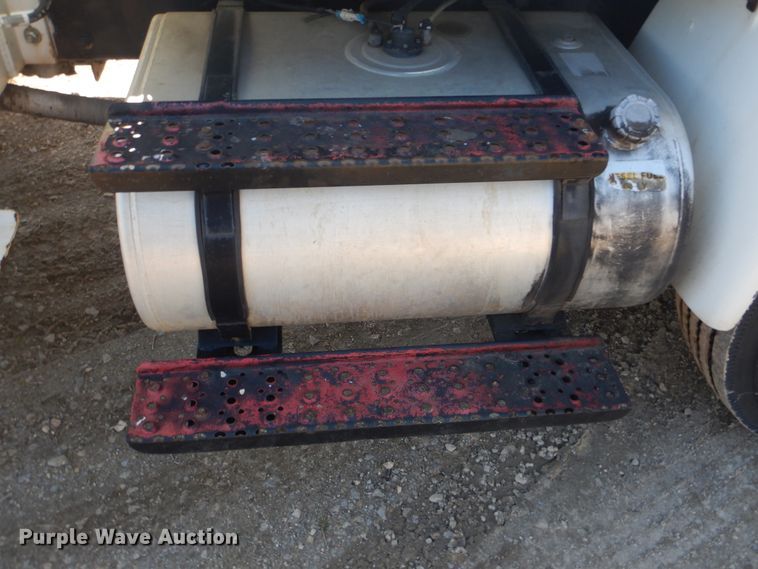 image for item DI2455 2011 International 4400 digger derrick truck