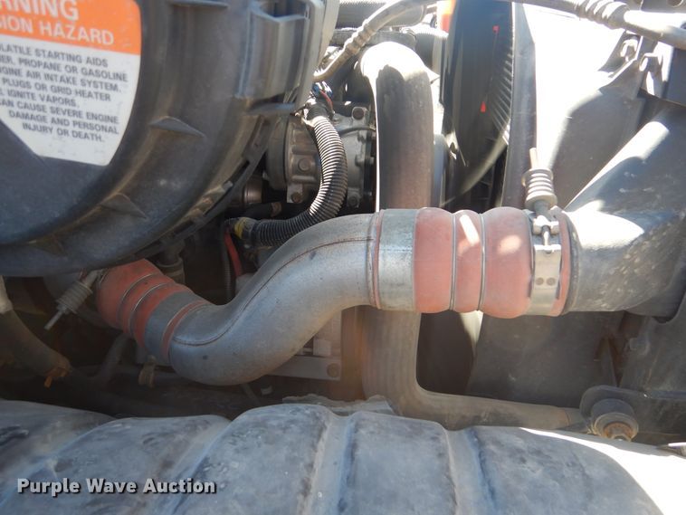 image for item DI2455 2011 International 4400 digger derrick truck