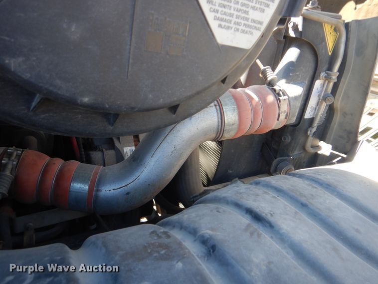 image for item DI2455 2011 International 4400 digger derrick truck