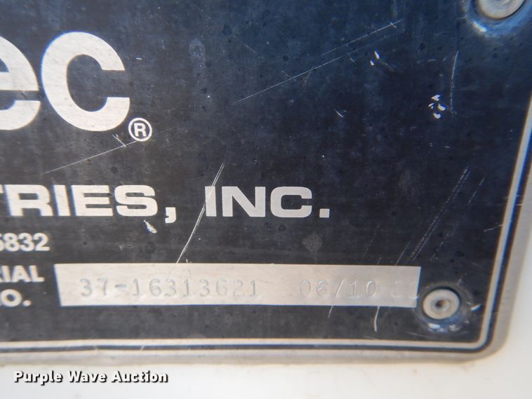 image for item DI2455 2011 International 4400 digger derrick truck