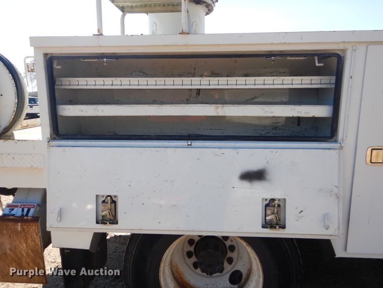 image for item DI2455 2011 International 4400 digger derrick truck