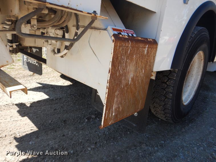 image for item DI2455 2011 International 4400 digger derrick truck