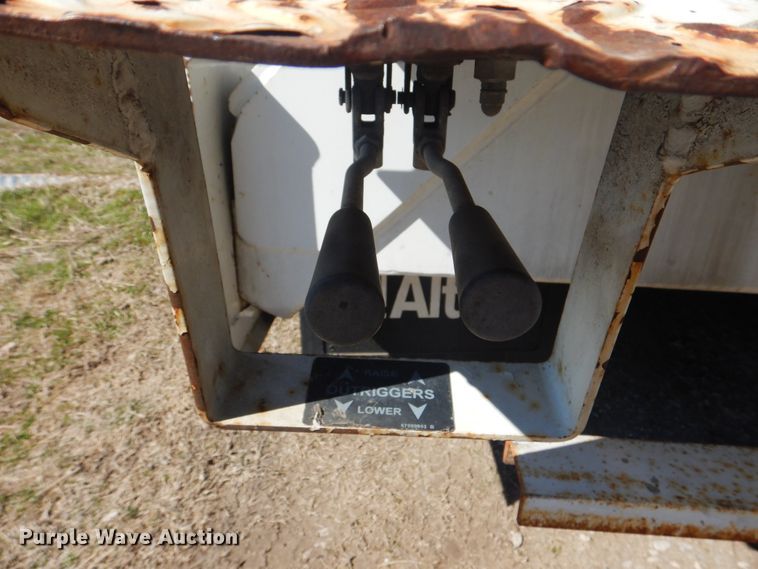 image for item DI2455 2011 International 4400 digger derrick truck