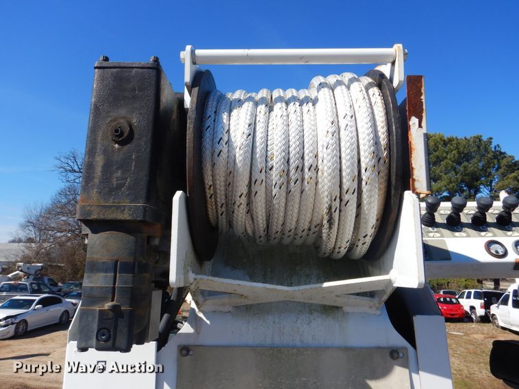 image for item DI2455 2011 International 4400 digger derrick truck