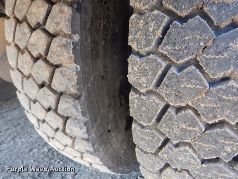 image for item DI2455 2011 International 4400 digger derrick truck