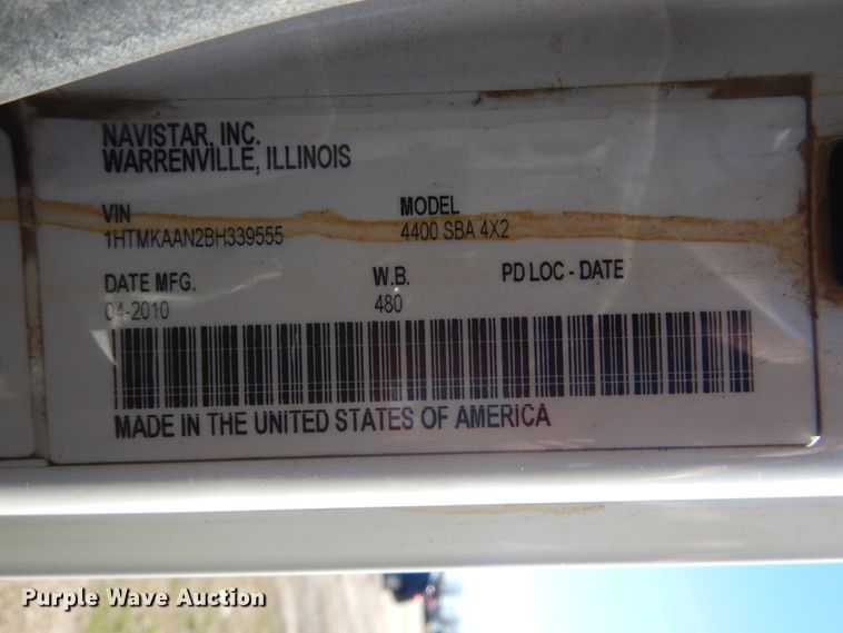 image for item DI2455 2011 International 4400 digger derrick truck