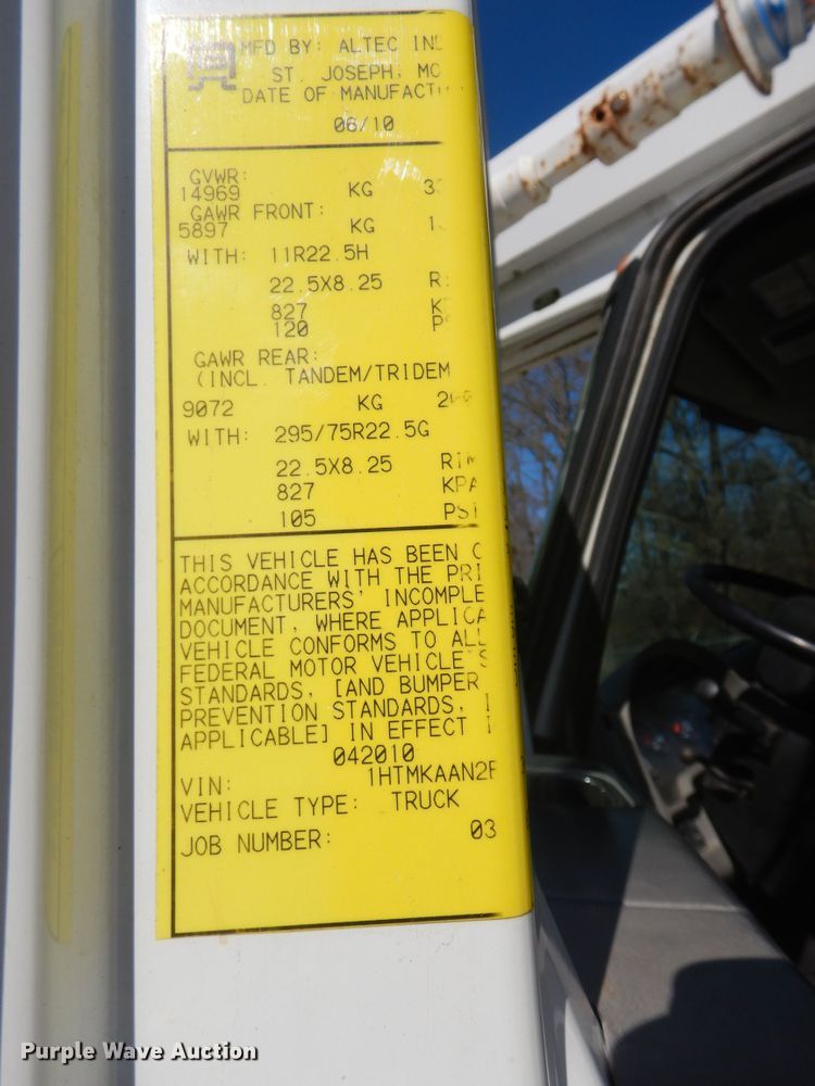 image for item DI2455 2011 International 4400 digger derrick truck