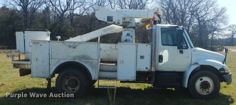 image for item DI2456 2006 International 4300 bucket truck