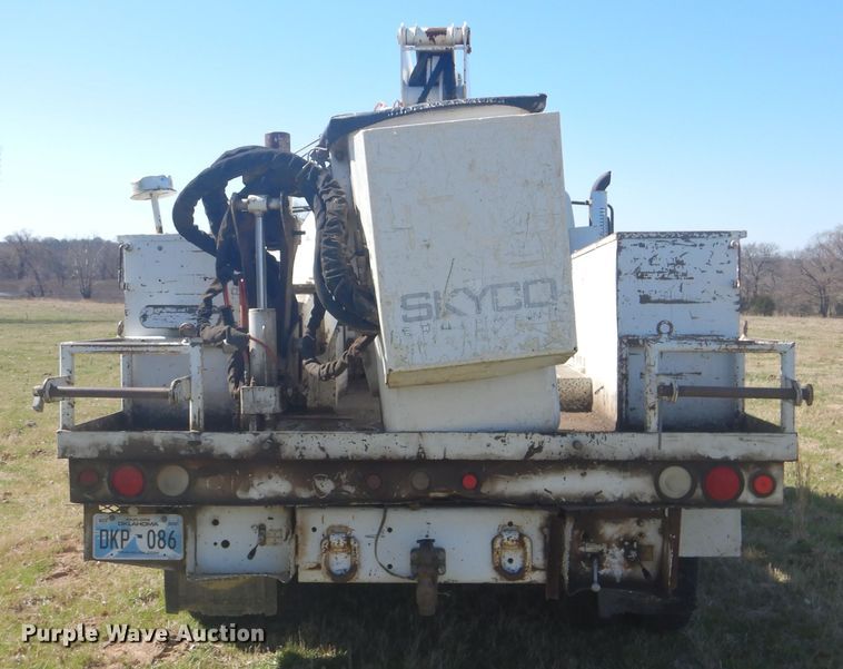 image for item DI2456 2006 International 4300 bucket truck