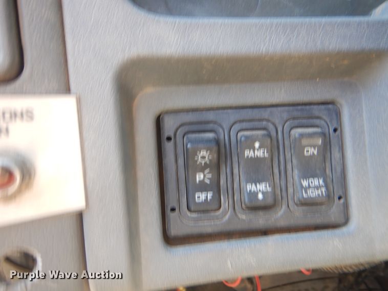 image for item DI2456 2006 International 4300 bucket truck