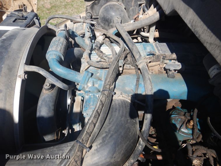 image for item DI2456 2006 International 4300 bucket truck