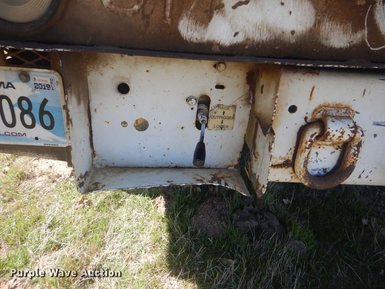 image for item DI2456 2006 International 4300 bucket truck