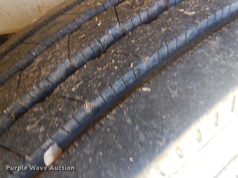 image for item DI2456 2006 International 4300 bucket truck