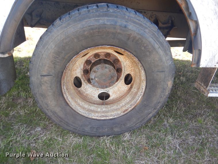 image for item DI2456 2006 International 4300 bucket truck