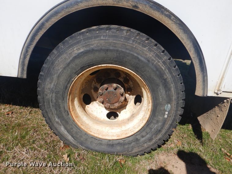 image for item DI2456 2006 International 4300 bucket truck