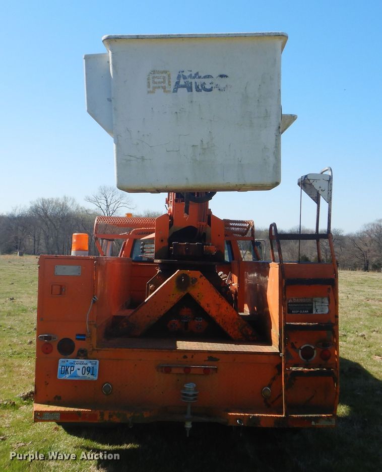 image for item DI2457 1993 Ford F700 bucket truck