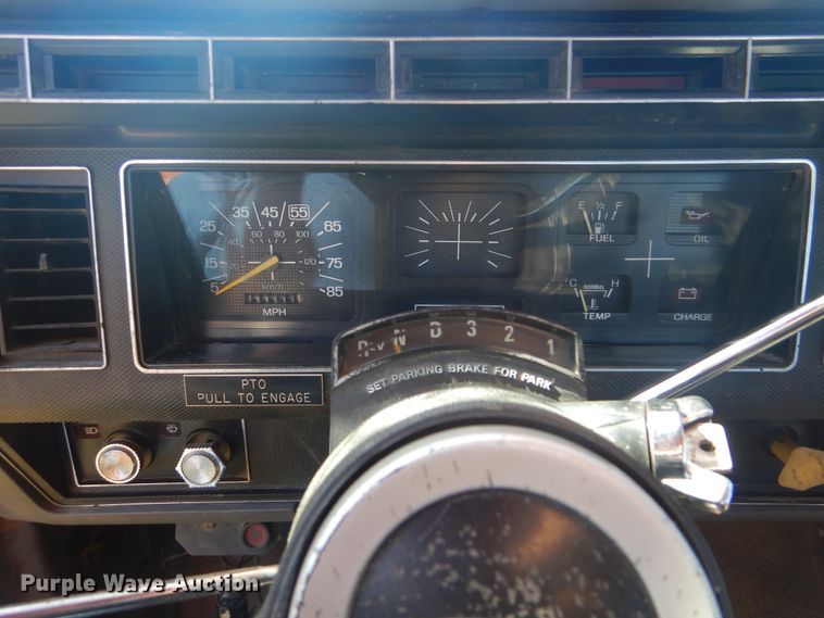 image for item DI2457 1993 Ford F700 bucket truck