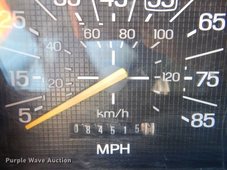 image for item DI2457 1993 Ford F700 bucket truck