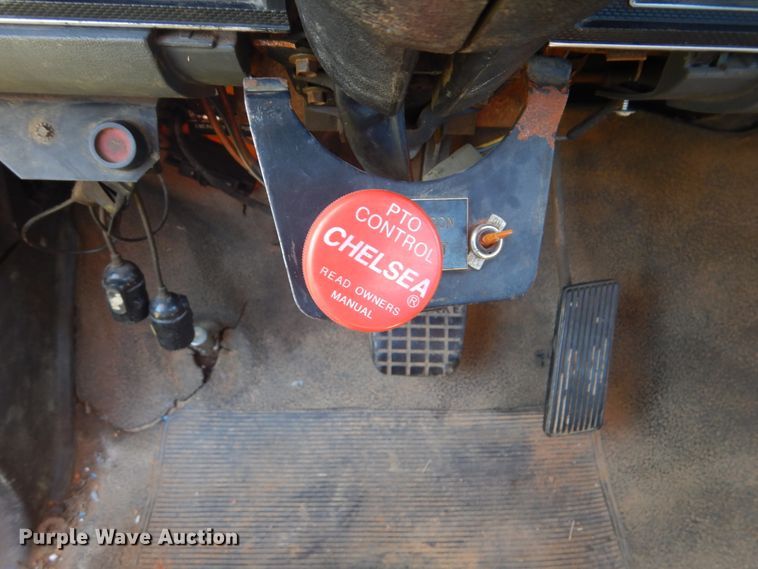 image for item DI2457 1993 Ford F700 bucket truck