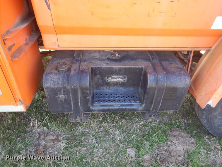 image for item DI2457 1993 Ford F700 bucket truck