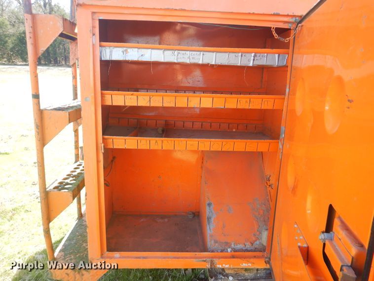 image for item DI2457 1993 Ford F700 bucket truck