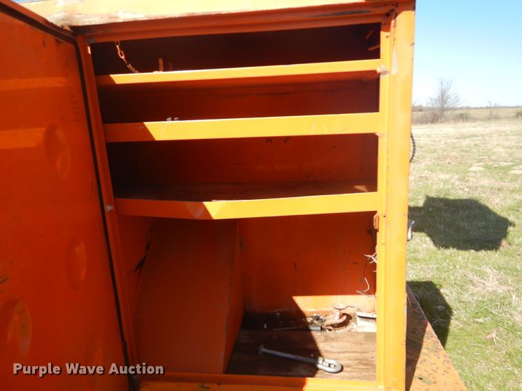 image for item DI2457 1993 Ford F700 bucket truck