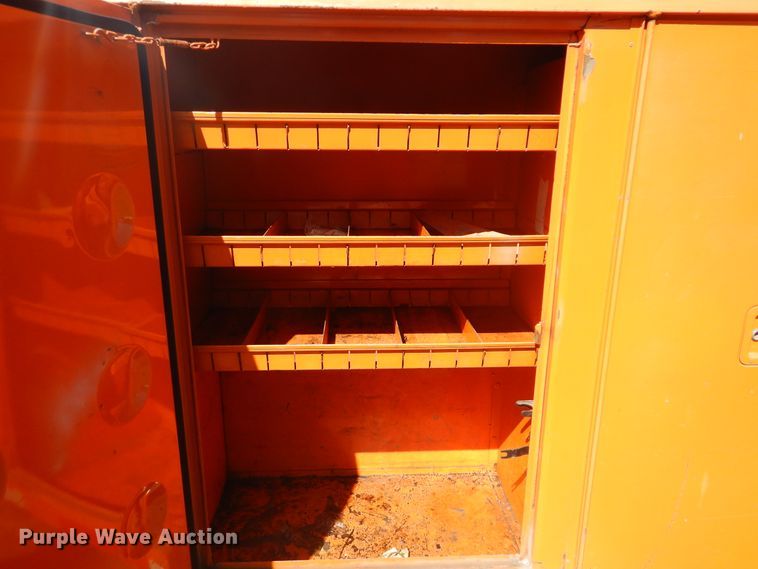 image for item DI2457 1993 Ford F700 bucket truck