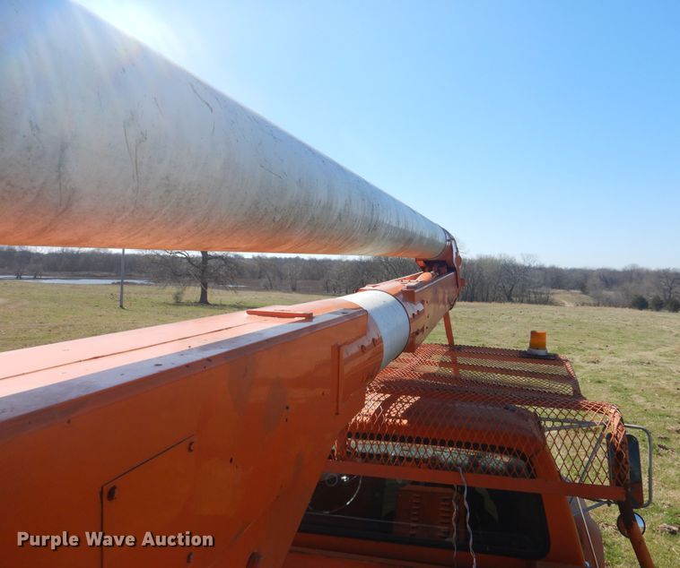 image for item DI2457 1993 Ford F700 bucket truck