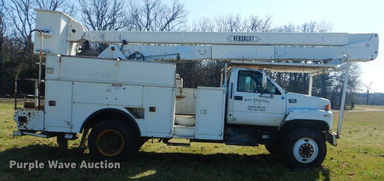 image for item DI2458 1997 GMC C7500 bucket truck
