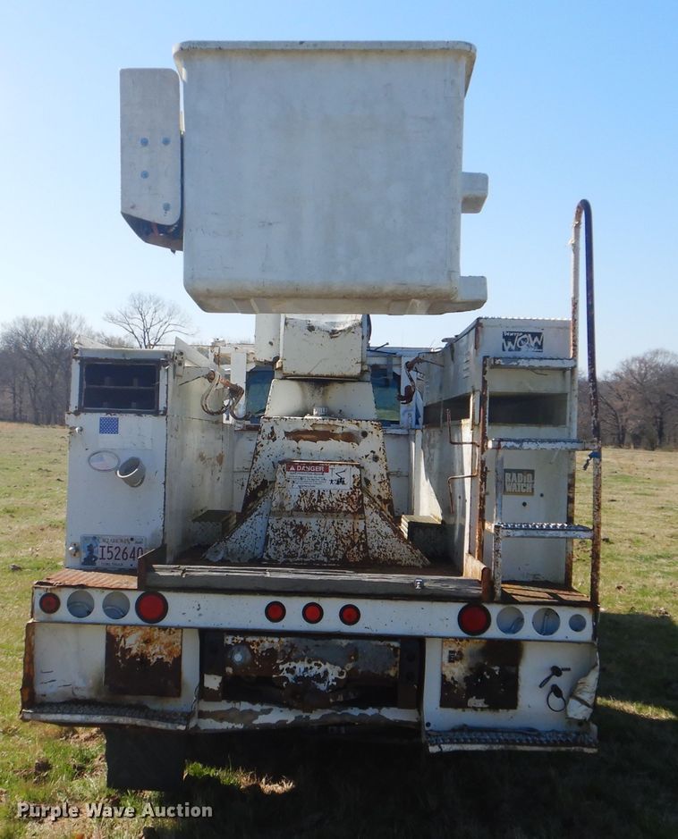image for item DI2458 1997 GMC C7500 bucket truck