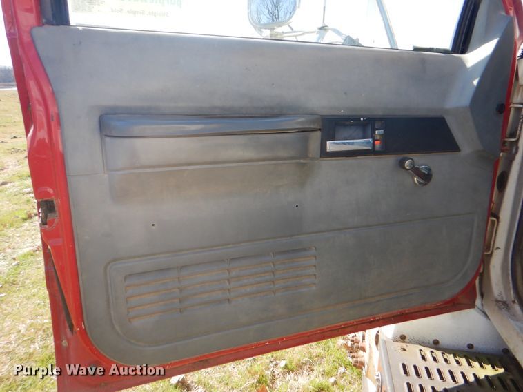 image for item DI2458 1997 GMC C7500 bucket truck